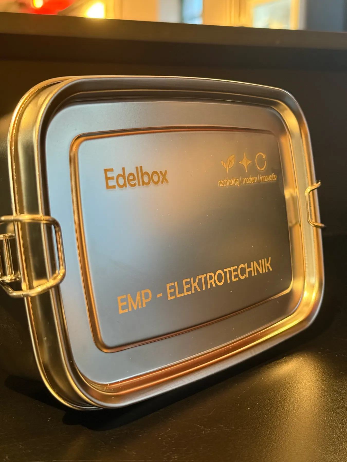 Edelbox mit Gravur EMP Elektrotechnik